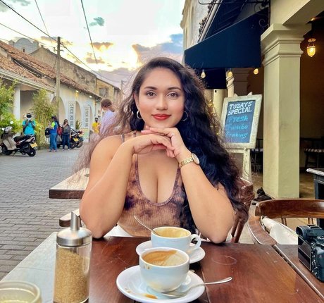 Nimesha Jayarathne onlyfans leak xxx