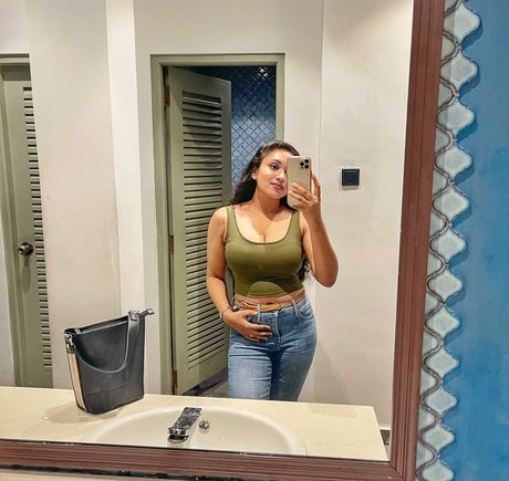 Nimesha Jayarathne onlyfans nude leak