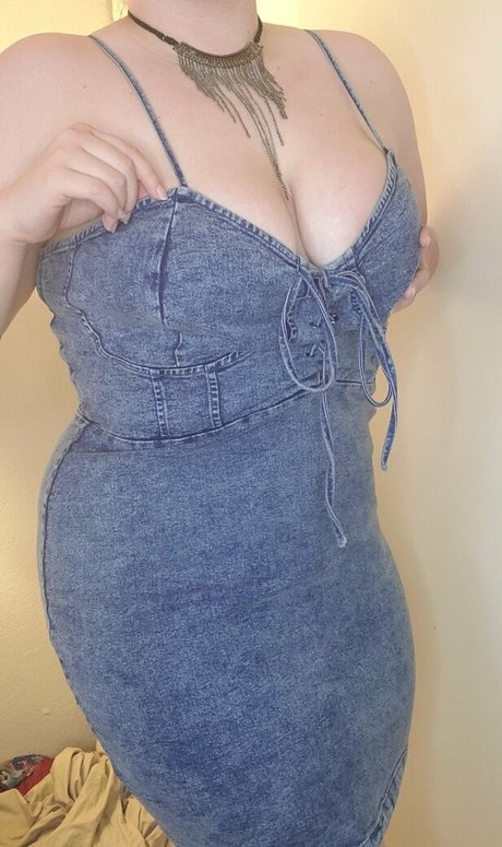 lilacandholly onlyfans strip