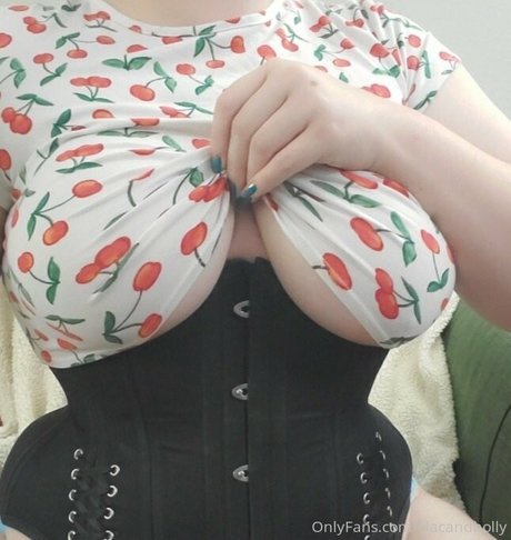 lilacandholly onlyfans leaked pictures