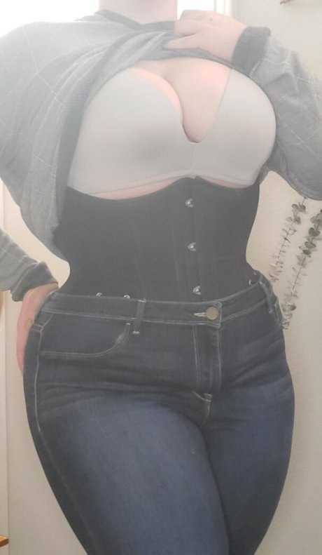 lilacandholly onlyfans nudes leaks