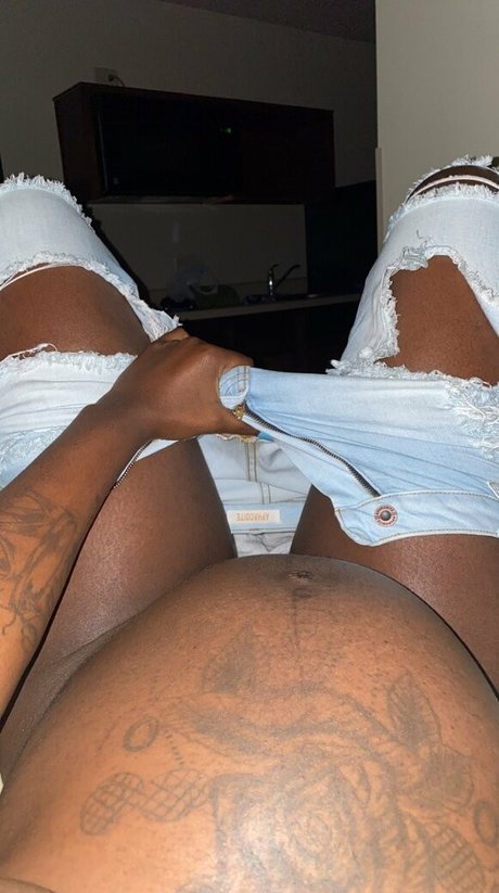 thedejababe onlyfans topless