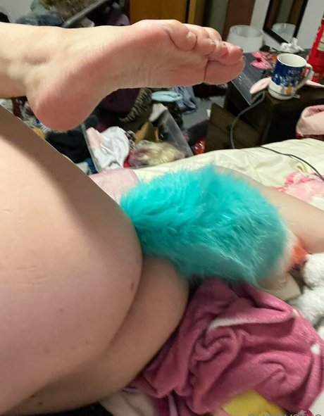 asian fingering onlyfans naked depiction