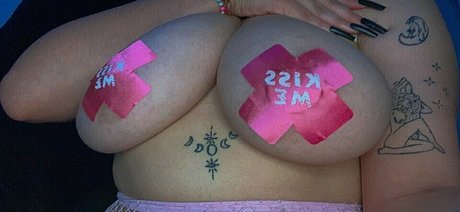 kinkybaby333 onlyfans strip tease