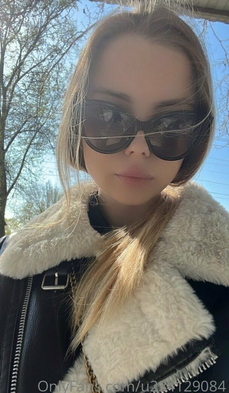 flora belll only fans nude leaks