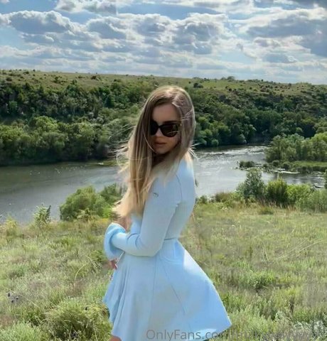 flora belll nude only fans leaks