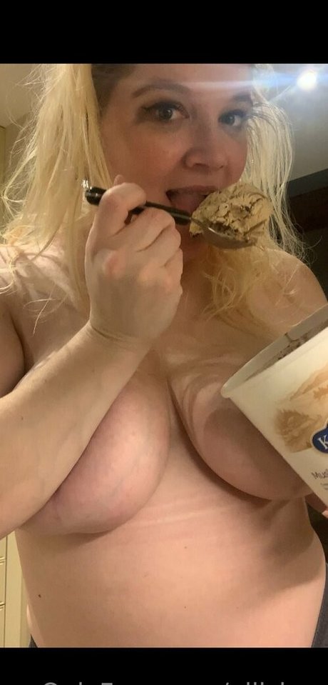 elliskay onlyfans tits