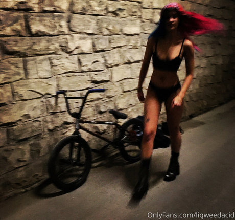 liqweedacid onlyfans desnuda
