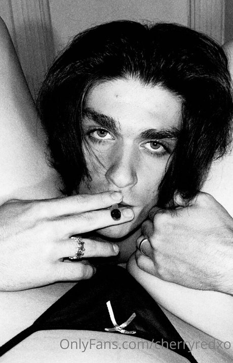 cherryredxo only fans content