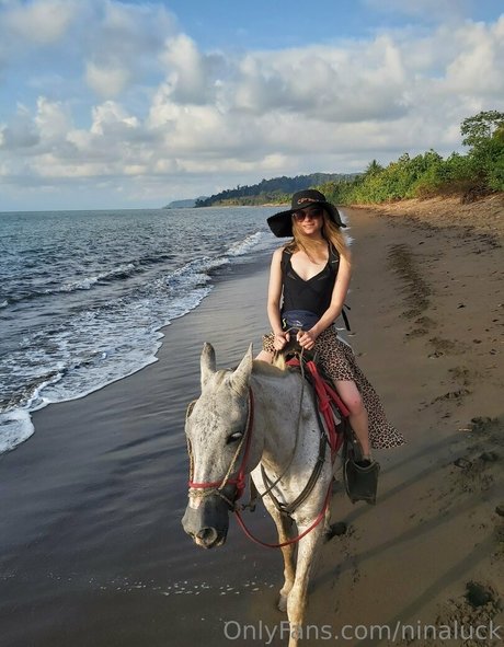 ninaluck onlyfans nude tits