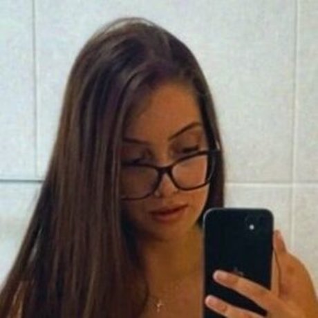 Karen Sara naked onlyfans