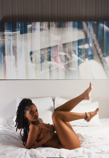 Feistybadazz free onlyfans