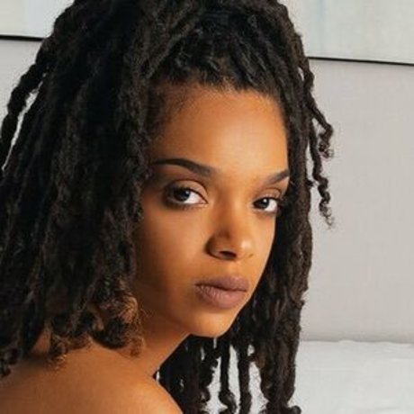 Feistybadazz onlyfans naked