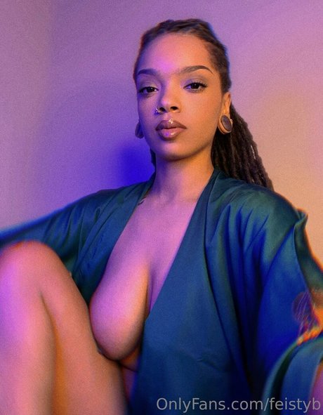 Feistybadazz nudes onlyfans