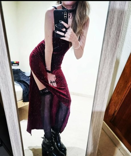 Chio Uyuni onlyfans nude photos