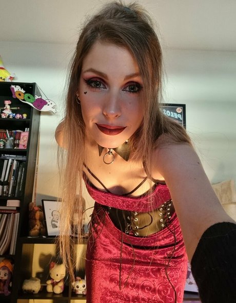 Chio Uyuni onlyfans model images