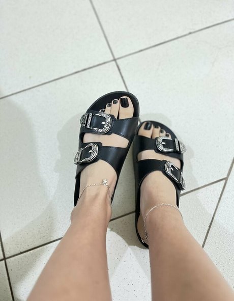 Caliupe feet Profile image