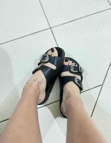 Caliupe feet onlyfans nude