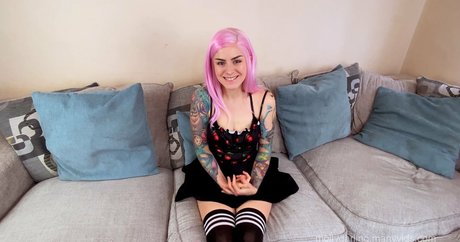 mollydarling onlyfans post