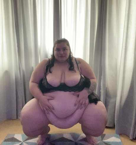 sweetaspeachesss onlyfans model images