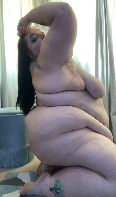 sweetaspeachesss onlyfans naked