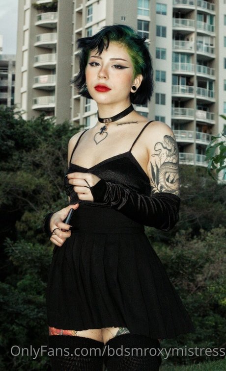 arab pussy onlyfans naked frame