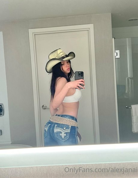 Alex Janai onlyfans nude leaks