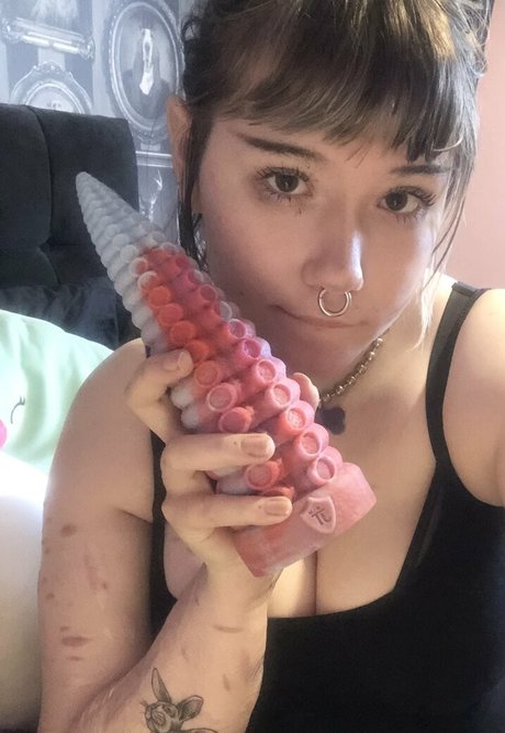 Tinyfawnn onlyfans naked leaked