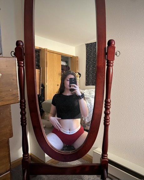 Dezbez420 feet onlyfans