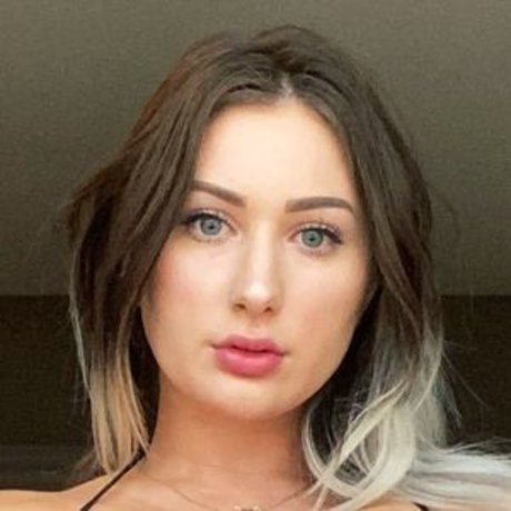 Trapqueenofdarkness onlyfans model images