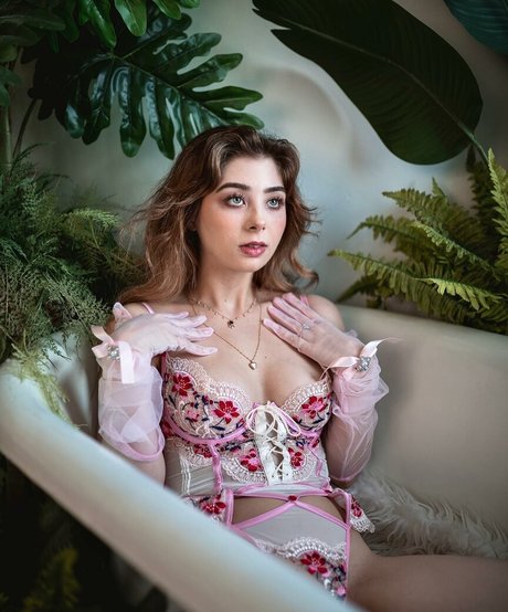 Nova Night onlyfans sextape