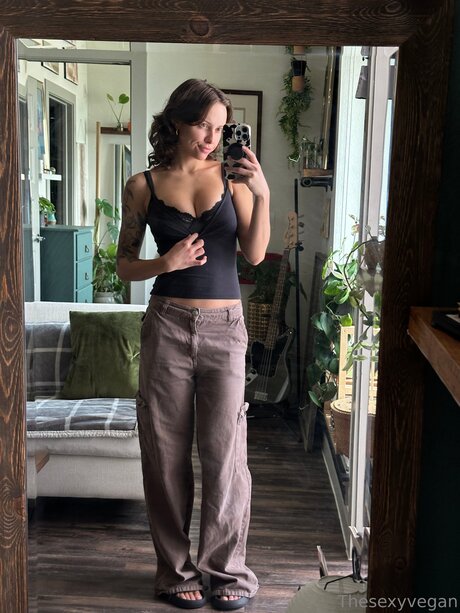 Thesexyvegan naked onlyfans pics