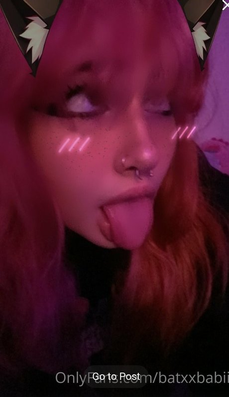 BatxBabi onlyfans strip tease