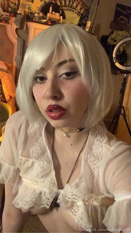 dutchess in red naked only fans