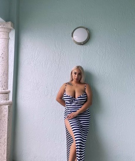 vixxenxoxo boobs onlyfans