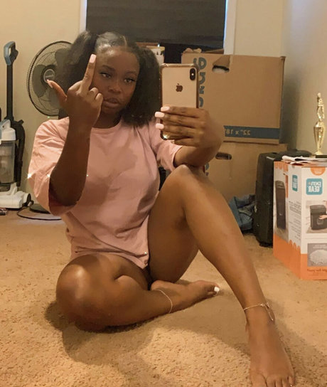 thick trixxx feet onlyfans