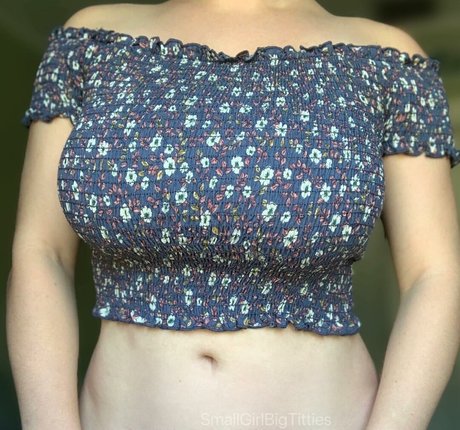 SmallGirlBigTitties ass onlyfans