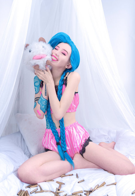 WhiteFox Profile pic