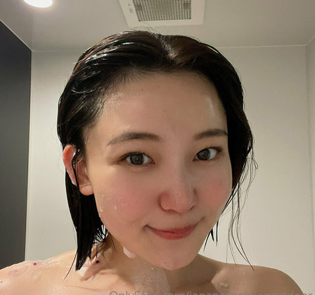 Japanese Cutie Next Door on onlyfans
