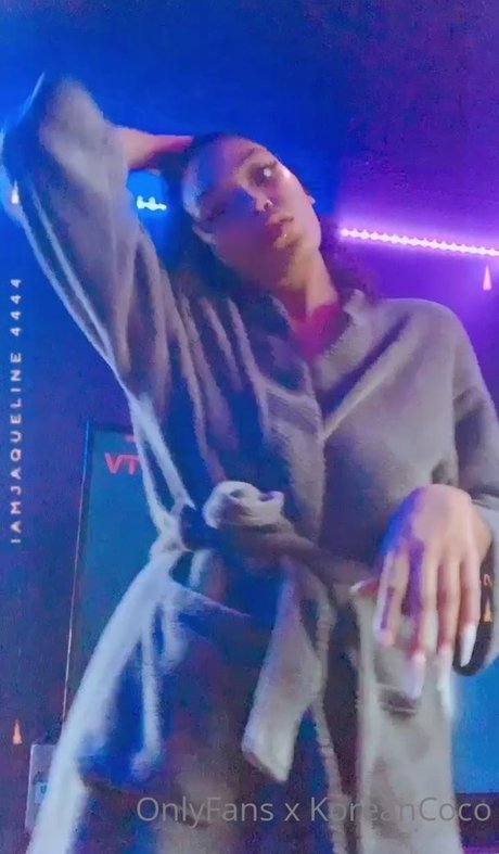 koreancoco topless onlyfans