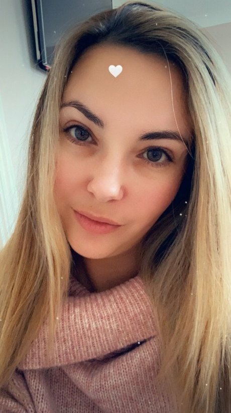 Sophia Knight onlyfans boobs