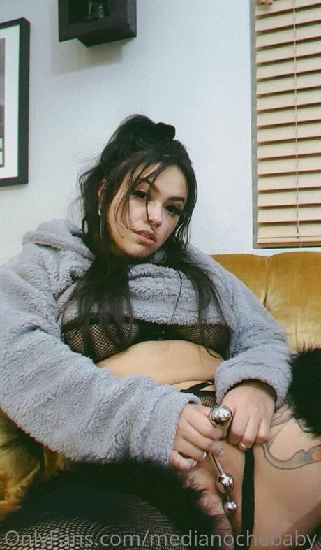 medianochebaby onlyfans tits