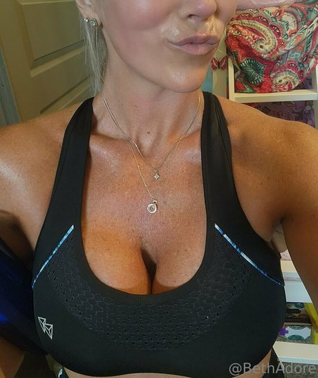 BethAdore leaked onlyfans.