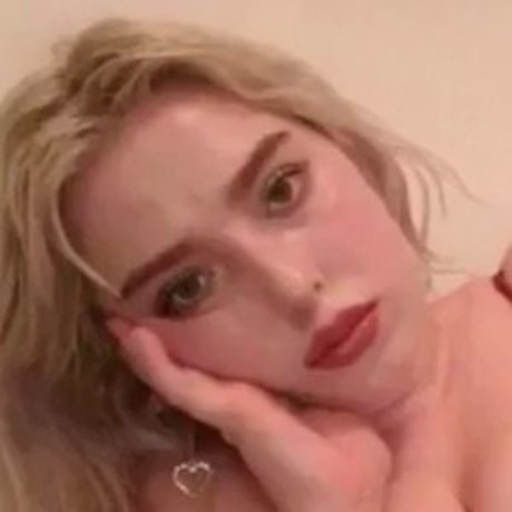 In2222dust nude onlyfans pics