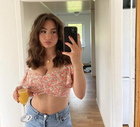 Sara B onlyfans nude leak