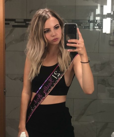 Bobbi Althoff onlyfans gratis