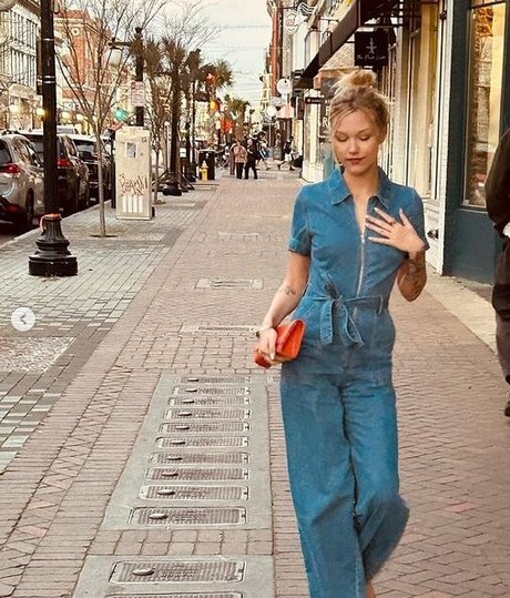 Grace VanderWaal onlyfans leaks