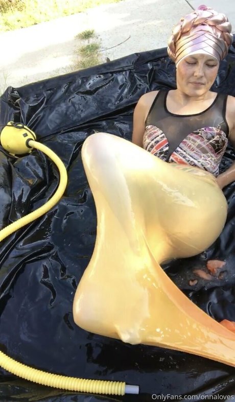 onnaloves onlyfans model