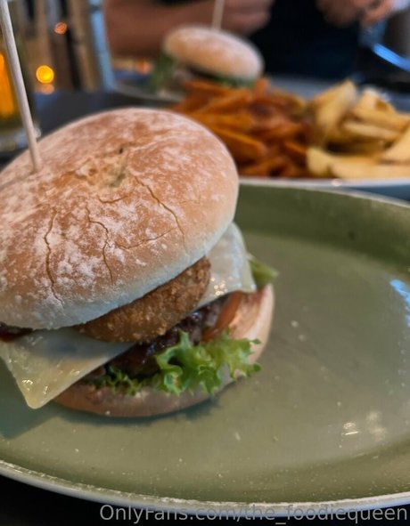 the foodiequeen onlyfans pictures