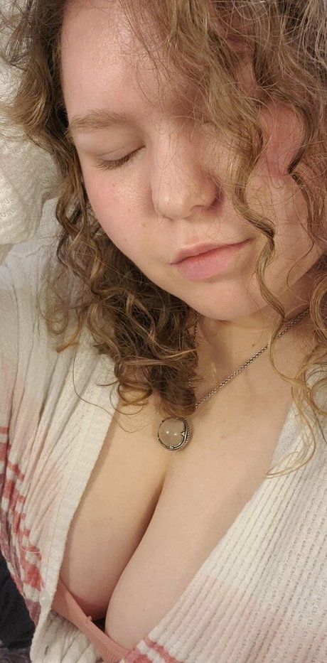 MissMeriGould naked onlyfans leaks